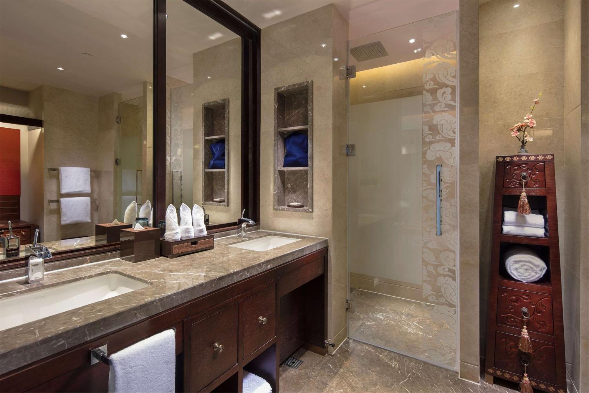 Hilton Linzhi Resort Nyingcse Kültér fotó
