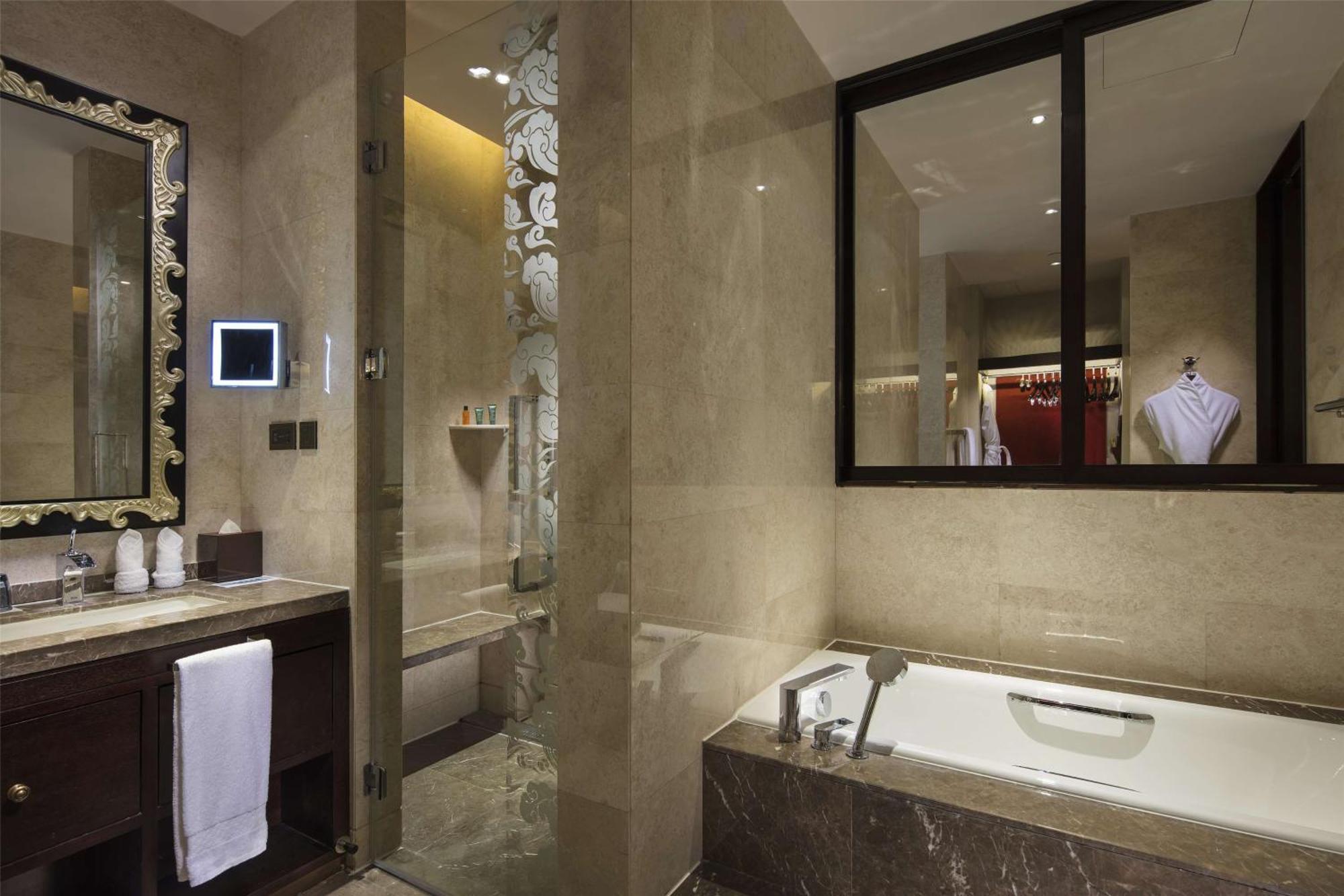 Hilton Linzhi Resort Nyingcse Kültér fotó