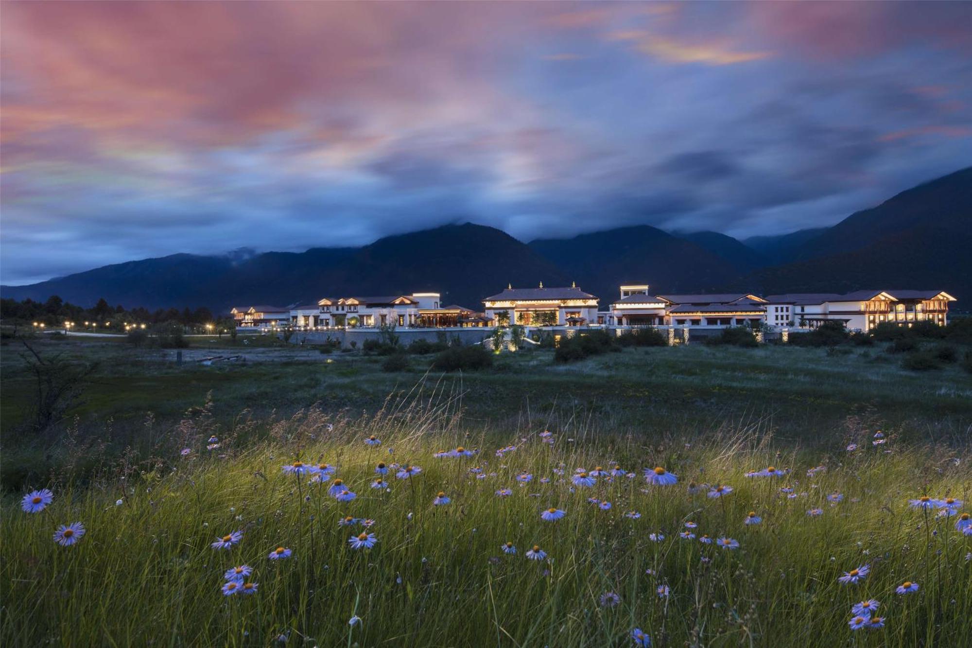 Hilton Linzhi Resort Nyingcse Kültér fotó