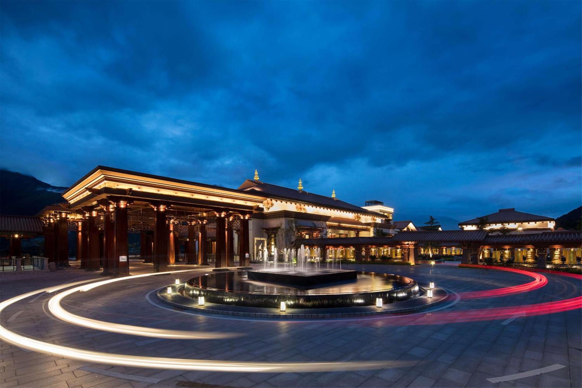 Hilton Linzhi Resort Nyingcse Kültér fotó