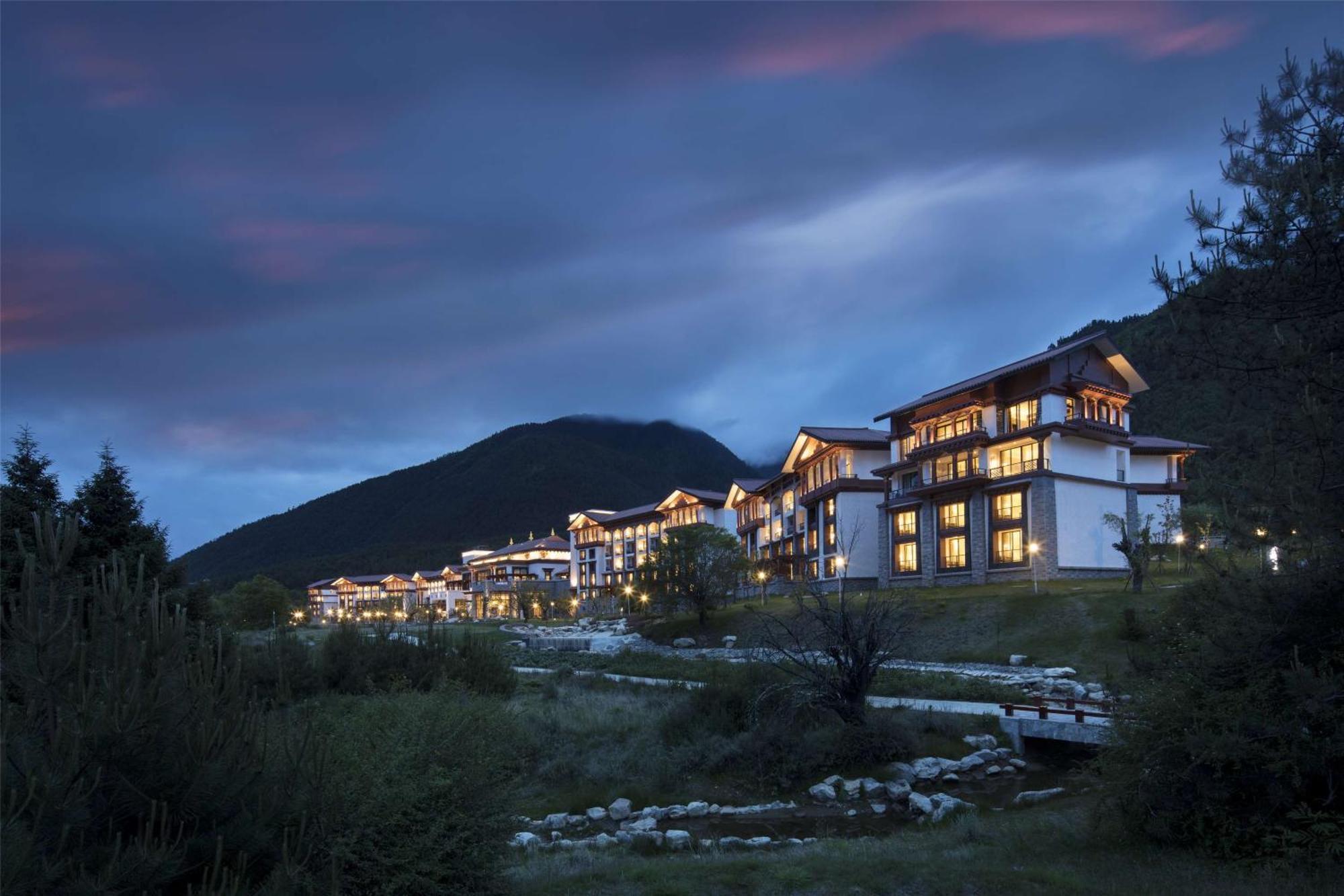 Hilton Linzhi Resort Nyingcse Kültér fotó